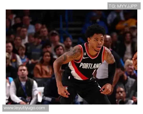 安芬尼西蒙斯谈比赛中与普里查德的适应与交流经验分享